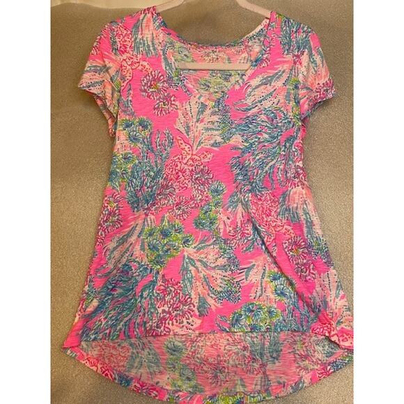 Lilly Pulitzer Etta V-Neck Tee, Size XS , 100% Cotton - Picture 1 of 4